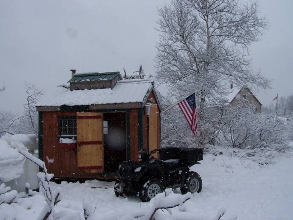 6&quot; and still snowing!